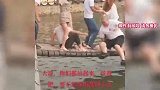 一个人承担了所有笑点名场面，还承担了主角的光环，搞笑失误