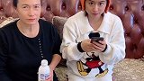 这是我亲妈啊～