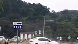 学员把刹车当油门，这下彻底停不下来了，场面惊心动魄。
