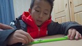 9岁足球少年为自己教练的终身大事  可谓操碎了心！