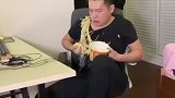 我就想吃桶泡面，有这么难吗？
