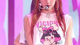 Lisa不愧是人间芭比啊，画面放大再放大，这个身材我真的羡慕