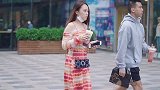 青岛街拍，青岛的街头穿搭，你喜欢吗？