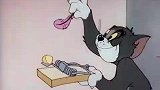 猫和老鼠：汤姆为了抓老鼠，在老鼠窝前舔牛奶，喝得可真香啊