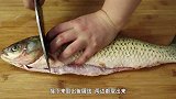 我家草鱼从不红烧，加1个鸡蛋，不用一滴水，好吃到连汁都不剩