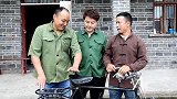 四川方言：老婆把私房钱藏在自行车里，被老公低价卖出！