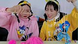 趣味拆箱：沙雕妹子玩“提线木偶”，小丑对决火烈鸟，搞笑超逗乐