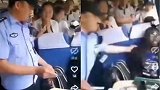 外籍男子霸座被乘警制服：拒绝出示车票无视3次警告