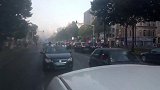 马赛街头庆祝夺冠！飙车+飘逸 不知道还以为发生骚乱