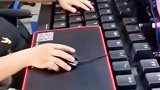 给老公配的新键盘，这样他打游戏的时候，就不会按错键了
