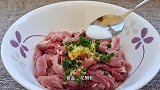 火锅店又香又酥的小酥肉怎样在家轻松做，其实方法很简单