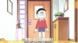 哆啦A梦家里的熨斗出故障了，哆啦A梦用道具把妈妈的手变成熨斗