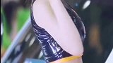 性感车模扎马尾真好看