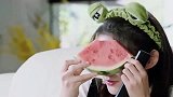 看剧还能穿越到剧情里，这种沙雕剧情很下饭