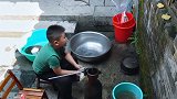 这就是别人家的孩子，不玩手机帮忙做家务，懂事的样子很招人喜欢
