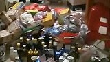 安徽一女子连偷1家超市1个月 赃物堆满屋子惊呆民警