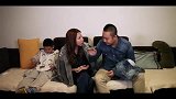 爸爸声称要跑业务然后出门，儿子心生怀疑一路跟踪他