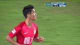 钟义浩人球分过将球送到禁区 韦世豪巧射王国明将球按在门线