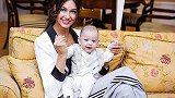 俄罗斯选美皇后婚内出轨？晒娃自证清白，大马国王：孩子不是我的