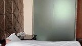 这是高手，秒钟铺好床单！