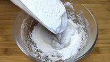 2碗糯米，开水一烫，教你炸空心麻团，不开裂不塌陷，个个空心