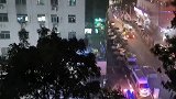 广东深圳一医院住院部楼顶起火，现场浓烟滚滚