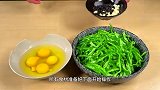 饭店的青椒炒蛋为啥那么好吃？大厨教你一招，鲜嫩入味，好吃下饭