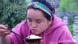 猪肉大降价，苗大姐一块五花肉一碗梅菜，大口吃肉大口吃饭就是香