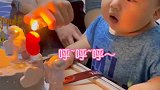 这笑容四分敷衍中又带着三分真诚两分开心一分疑惑