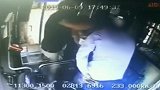 长沙公交司机遭殴打后提醒有监控 打人者先掰监控再打司机