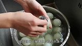 教你腌鸭蛋的正确方法，特别容易出油，保存很久没问题