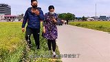 让这哥们真是给我笑出了八块腹肌呀！