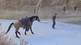 这天你带人过冰面，给裹上点布啊