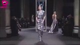 时装秀：模特T台走秀，让我们见识时代潮流。