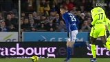 第2分钟斯特拉斯堡球员阿若克射门