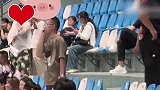 警方回应张信哲演唱会有人猥亵，一男子用下体顶撞多位女观众，现场画面曝光