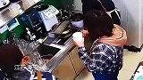 退伍小伙正工作时被叫名字，本能反应亮了