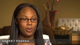 女子在陌生人房门前 留下了这个东西 房主看到立马报警