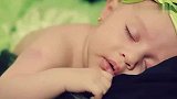 宝宝发烧时，这2件糊涂事一定不能做，否则只会加重病情！