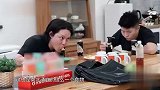 尹正在减肥餐里吃到肉的反应