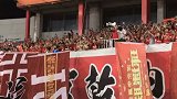 中超-17赛季-拉维奇带领华夏球员谢场 死忠球迷高呼一起战斗-专题