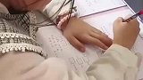 母亲假装老师在监考，让孩子认认真真学习，好方法明天就试
