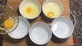 每次去饭店吃荷包蛋都很完美，原来是这样做的，涨知识了！