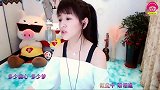 文儿一首伤感情歌《我的唇吻不到我爱的人》听着心痛！