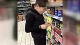 爆新鲜-20170315-女子在乐天超市直播偷吃零食 还肆意破坏商品