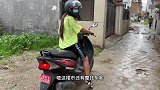 坐上了摩托车，去买鱼