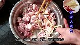 铁头用新做的菜干，配排骨上锅一蒸，出锅真香，营养味美很下饭！