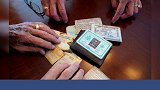 美国九旬老人找回53年前丢在南极的钱包