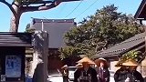 世界上最自由的和尚,能吃肉喝酒,还都备受漂亮女性青睐！