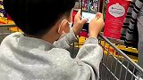 五岁儿子给妈妈拍照，出手即大片